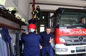 VIDEO – Banjalučki vatrogasci spasili kozu iz ledenog Vrbasa!