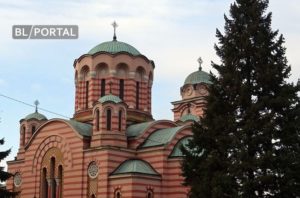 Vladika Јefrem služio ponoćnu Vaskršnju liturgiju