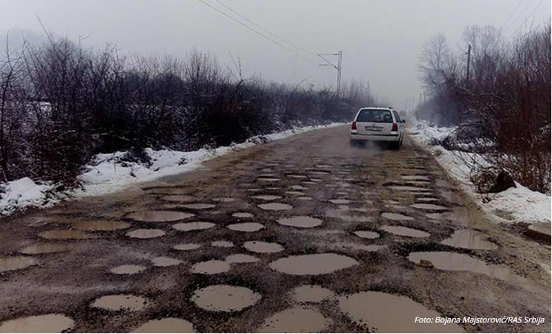 FOTO – Put kao ŠVAJCARSKI SIR, na samo 3 kilometra od centra Prijedora
