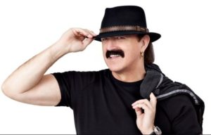 Rijetko viđen bez svog zaštitnog znaka: Evo kako Haris Džinović izgleda kada ne nosi šešir FOTO