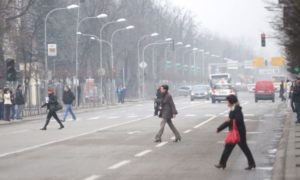 Preko ulice mimo pješačkog: Policija ove godine ispisala manje kazni pješacima u Srpskoj
