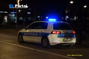 Banjaluka – Mladić pijan automobilom namjerno udario policajca, pa pobjegao