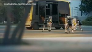 VIDEO – Armija pasa robota dostavlja pakete iz vozila bez vozača