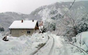 VIDEO – Snijeg okovao Bosansko Grahovo i okolinu
