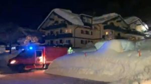 VIDEO – Snježni haos u Evropi: Lavina zatrpala hotel, više od 1.000 ljudi zarobljeno na jugu Njemačke