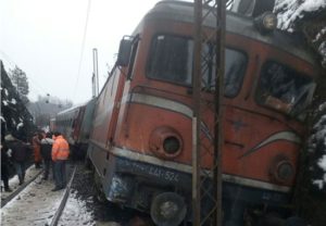 Јošavka: Odron na željezničkoj pruzi, voz iskočio iz šina, mašinovođa povrijeđen