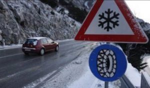 AMS RS: Upozorenje vozačima na poledicu u sjenovitim dijelovima putnih pravaca
