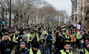 “Žuti prsluci” opet na ulicama i opet sukob s policijom