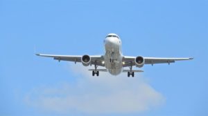 “Let je bio pun sebičnih ‘kovidiota'”: Skoro 200 putnika iz aviona mora u karantin