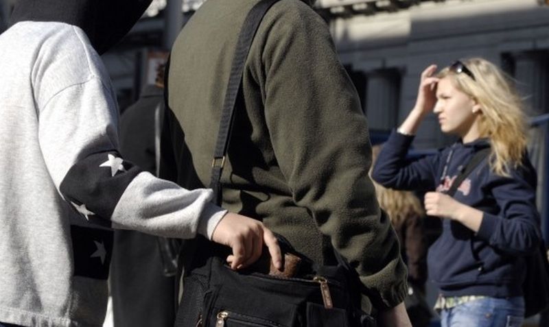 Uhvaćen džeparoš: Po Banjaluci “izvlačio” novčanike iz torbi