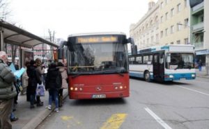 Javni prevoz u Banjaluci po leđima putnika: Ne brine ih higijena u autobusima već cijene karata