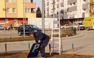 Zabranjen rad ilegalnom parkingu u naselju Rosulje