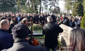 Mirsad Kerić sahranjen uz Sinanovu pjesmu: Porodica rekla posljednje zbogom muzičaru koji je poginuo sa Šabanom Šaulićem!
