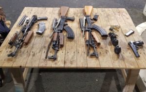 Otkriveno oružje na graničnom prelazu Batrovcima, uhapšene dvije osobe