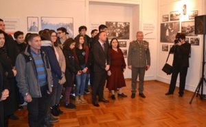 Banjaluka: Otvorena izložba i prikazan film “Rado ide Srbin u vojnike”