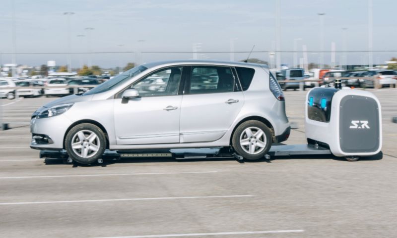 VIDEO – Evo kako izgleda kad robot parkira automobil