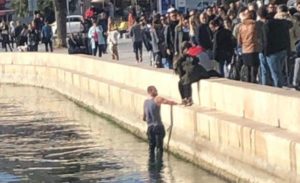 U Splitu napali vaterpoliste Crvene zvezde, jedan je skočio u more