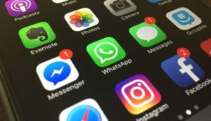 Ogorman pad zbog novih uslova: WhatsApp izgubio milione korisnika