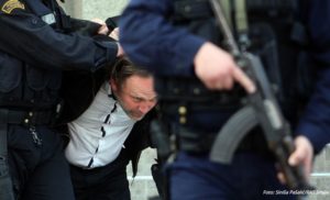 Prisilno odveden na Psihijatriju: Srpska mora platiti 1.000 KM bombašu Stevanoviću, koji je ubio vozača autobusa