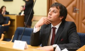 Vukanović u parlamentu o slučaju “Kiseonik”: Uništili ste nas iz temelja, podnesite ostavke