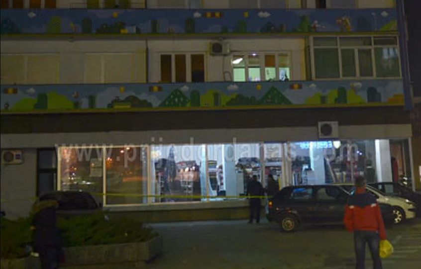 Djevojka pala sa balkona zgrade u centru Prijedora