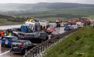 Lančani sudar u Njemačkoj: Povrijeđeno 25 ljudi, oštećeno 50 automobila