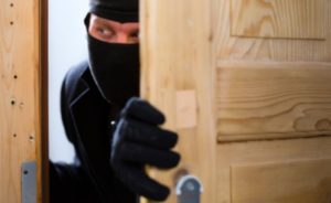 Provalio u kuću: Lopov ukrao televizor vrijedan 400 KM