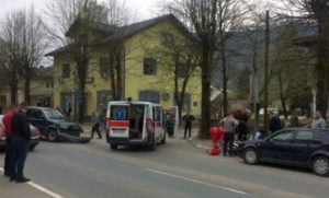 Sudar džipa i motocikla u Kotor Varošu, povrijeđen motociklista