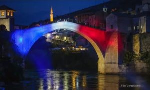 Stari most u Mostaru večeras svijetli u bojama Francuske
