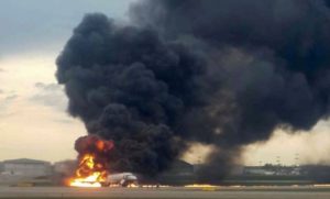 Moskva – 13 mrtvih u požaru aviona, uključujući dvoje djece