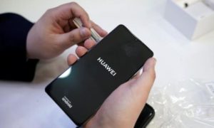 Huawei: Nastavljamo po starom