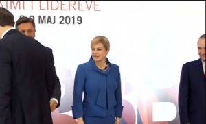 VIDEO – Vučić izignorisao protokol fotografisanja sa Kolindom i albanskim predsjednikom