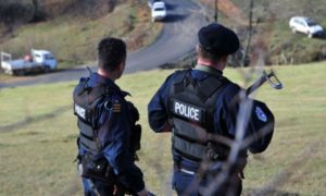 Tenzije ne prestaju: Priština poslala 40 vozila kosovske policije ka Leposaviću