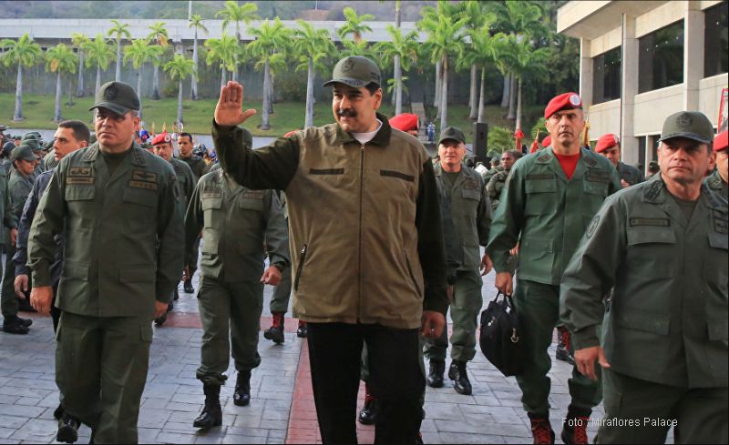 Eskalacija: Tramp šalje avione, Maduro vojnike na granicu