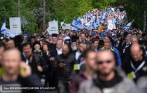 Marš živih u Aušvicu: “Stazom smrti” prošlo 10.000 ljudi