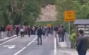 VIDEO – U Cazinu ponovo obračun migranata