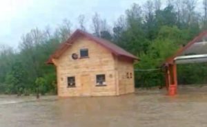 Poplava na putu od Čelinca prema Jošavci