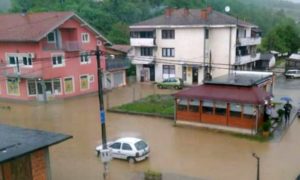 FOTO – Bujice stvorile problem, poplavljen centar Svodne