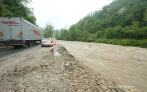 VIDEO – Na magistralnom putu Banjaluka-Čelinac Vrbanja nosi sve pred sobom