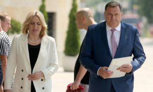 Cvijanović i Dodik obišli teniske terene, Dodik počastio radnike – FOTO