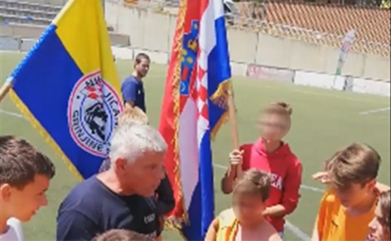 VIDEO – Djeca iz Dalmacije slave pobjedu nad djecom iz Srbije uz ustaški pozdrav