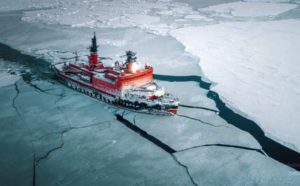 VIDEO – Impresivan snimak „ruske ajkule“ u akciji: Nuklearni ledolomac „Jamal“ siječe Arktik