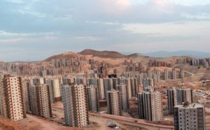 VIDEO – Bacili milijarde na nebodere u pustinji, a svi su prazni