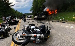 VIDEO – Kamionetom pokosio kolonu motociklista, sedam mrtvih