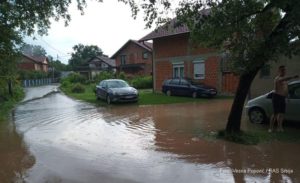 FOTO – Potop u Banjaluci: Voda odnijela puteve i usjeve u Rekavicama, haos i u Česmi