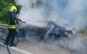 FOTO – Izgorio automobil u Borkovićima kod Banjaluke