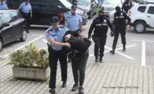 Uhapšeni u akciji “KLUB” pravili žurke i DROGU NA TACNI nudili maloljetnicima