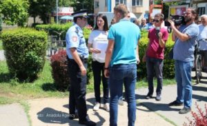 Jelena Trivić i Draško Stanivuković predali zahtjev za okupljanje na Trgu Krajine