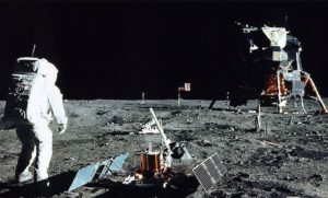 Pola vijeka od slijetanja na Mjesec – stvaran događaj ili NASA-ina montaža?