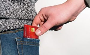 Šta da radite ako vam ukradu platnu karticu na odmoru ili je izgubite?